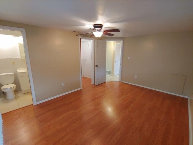 Building Photo - 2/2/1 1320 Sq. Ft. with INDOOR LAUNDRY, UPDATED BATHROOMS & a HUGE kitchen...