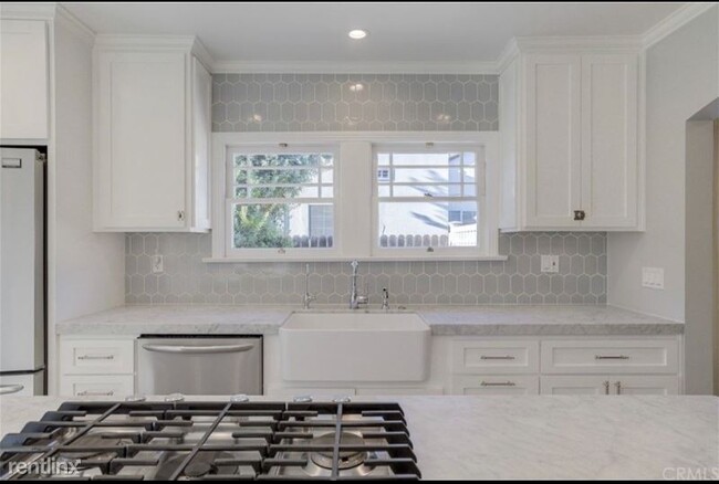 Building Photo - 3 br, 2 bath House - 221 N Berkeley Ave