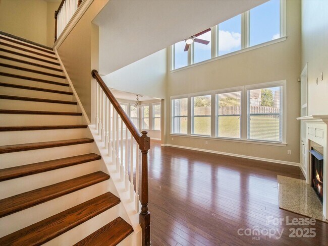 Building Photo - 10205 Falling Leaf Dr NW