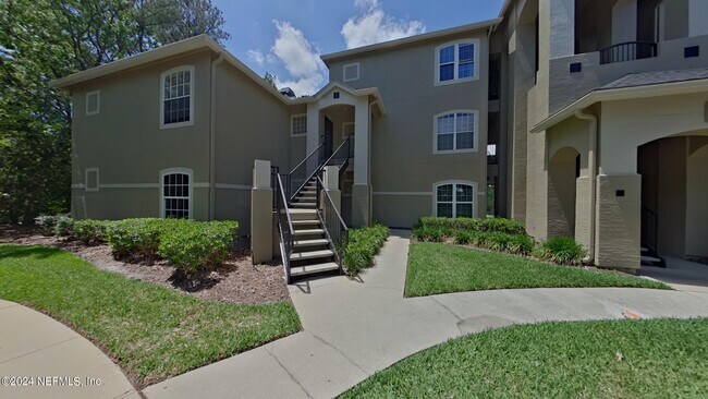 Building Photo - 1701 The Greens Way