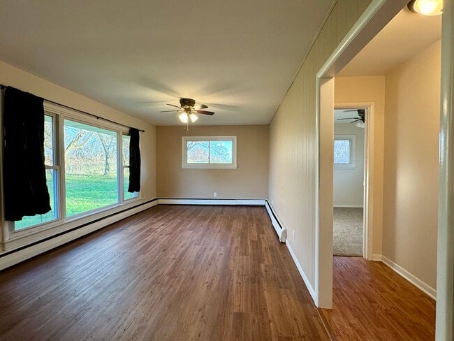 Building Photo - Charming 2-Bedroom Country Home with Garage Near Eau Claire