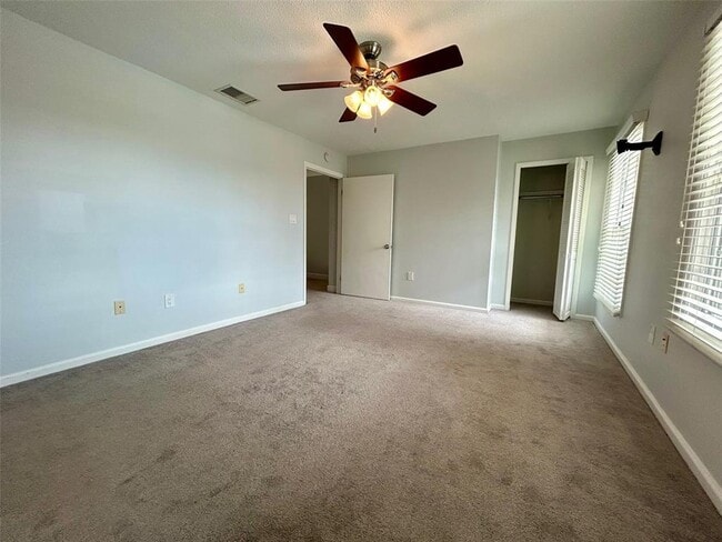 Building Photo - 5850 Cypress Gardens Blvd