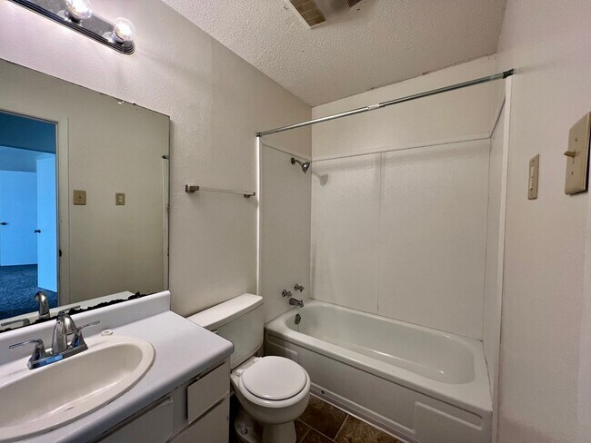 Building Photo - 306 Cougar Ridge