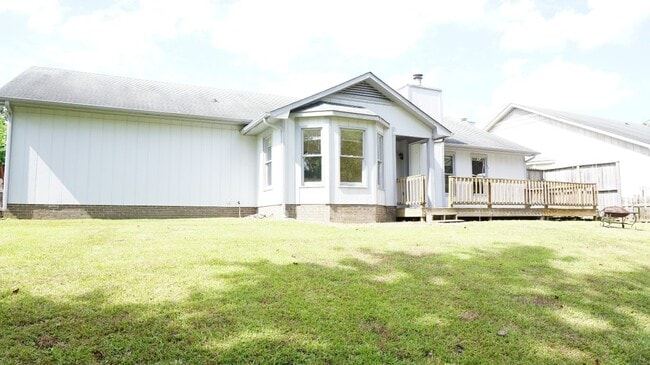 Building Photo - 1335 Oak Knolls Dr