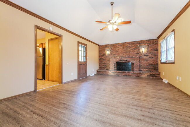 Building Photo - 716 N Choctaw Ave