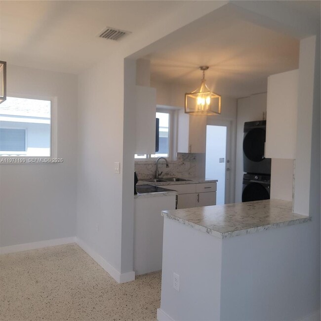 Building Photo - 551 NW 60th Ct