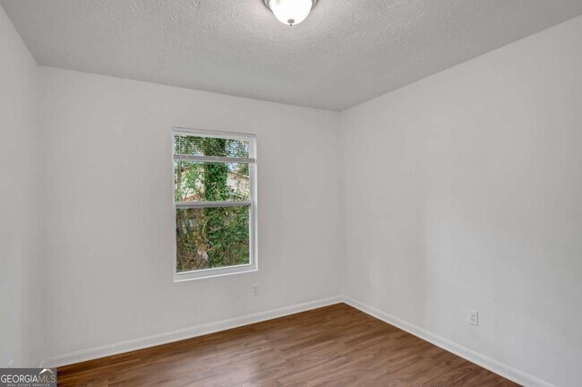 Building Photo - 1903 Whitehall Forest Ct SE