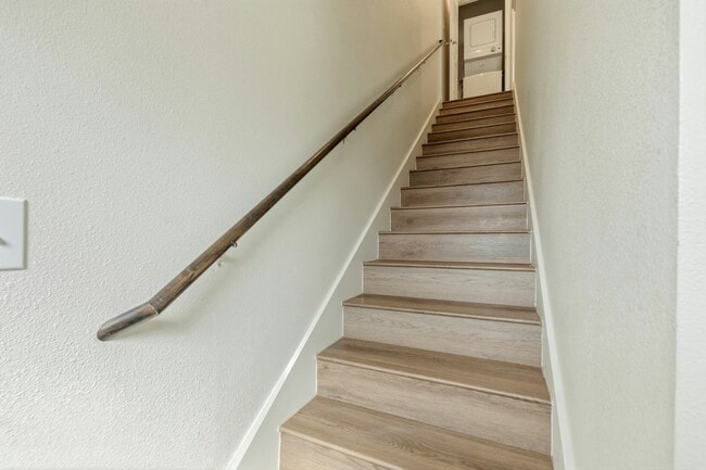 Building Photo - 707 Runnels Ave