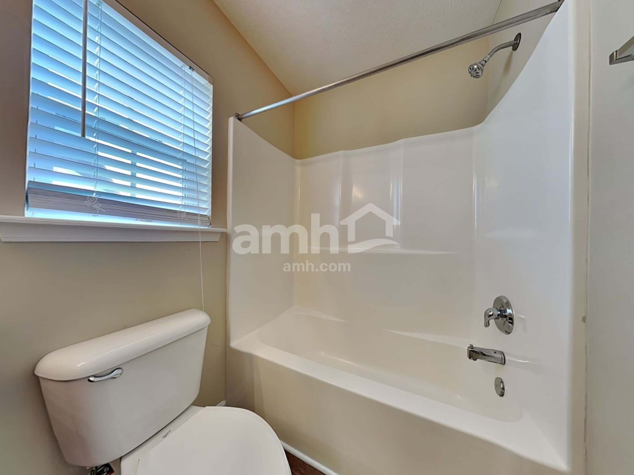 Building Photo - 256 Neal Ave