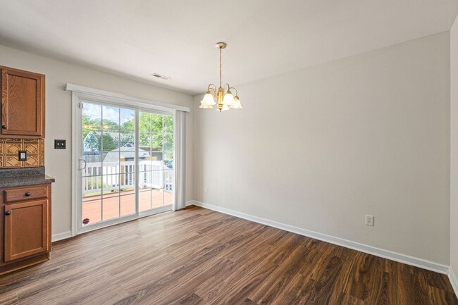 Building Photo - Recently Renovated 3 Bedroom Home in North...