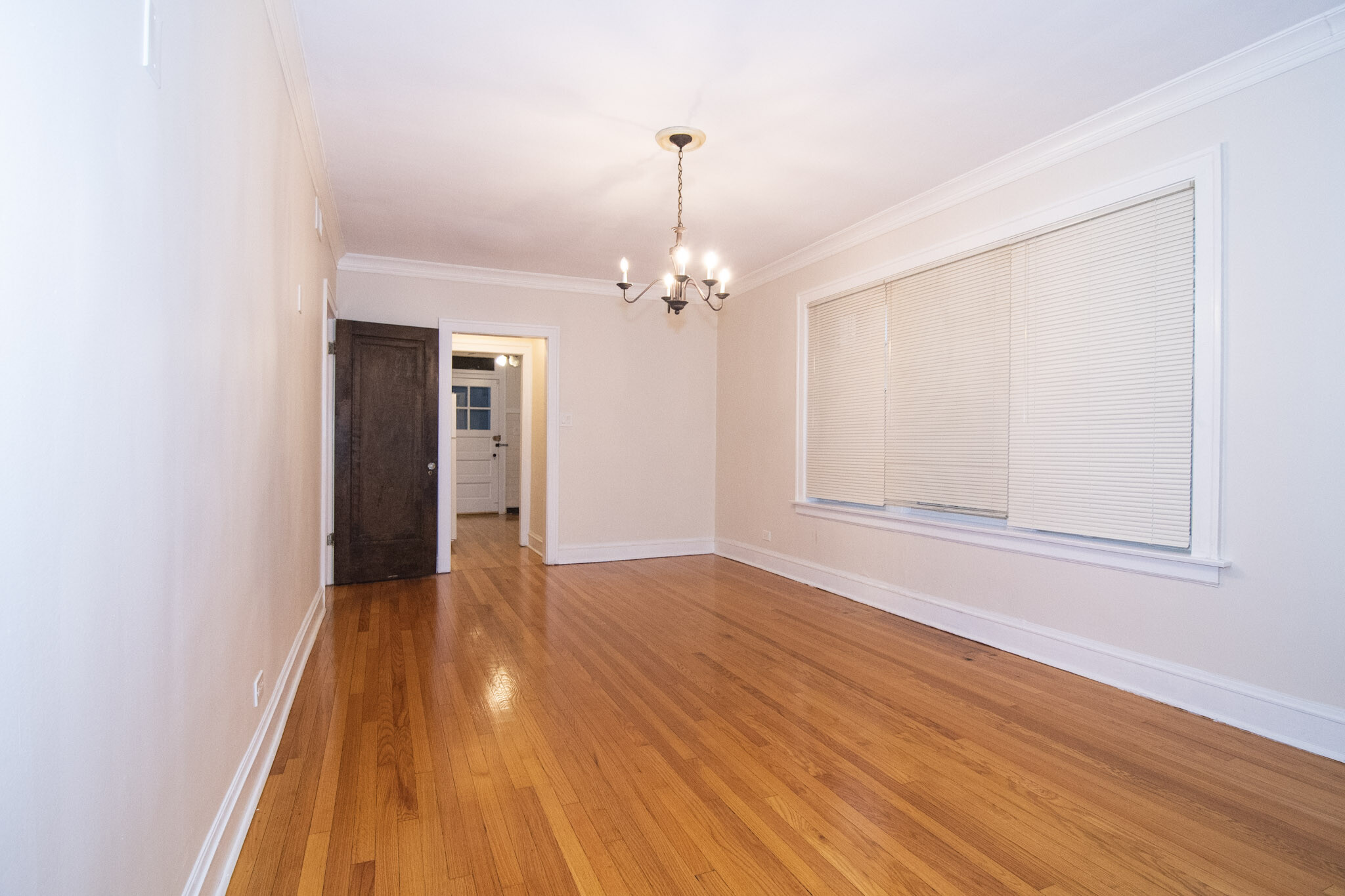 Building Photo - 7534 N Oakley Ave