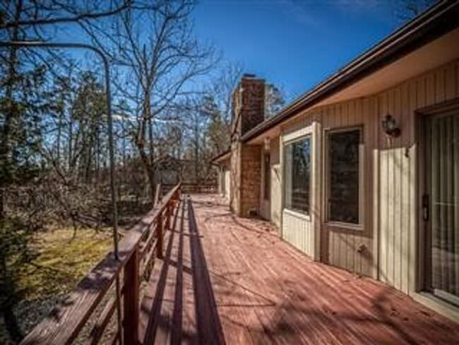 Building Photo - Large 3 Bedroom, 2 Bathroom home on the East End of the village. A serene neighborhood just waiti...