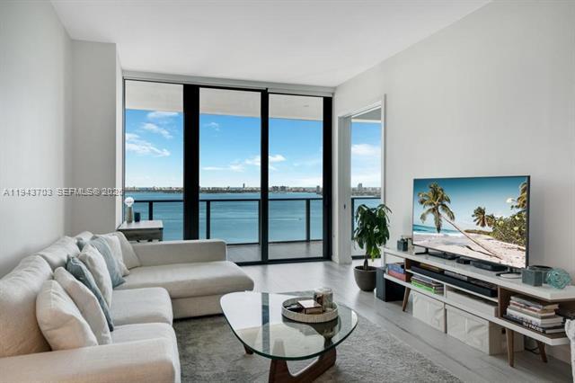 Building Photo - 480 NE 31st St