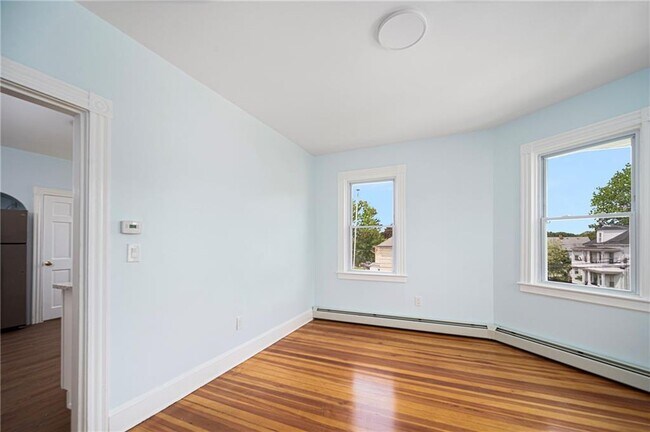 Building Photo - 87 Lyman Ave