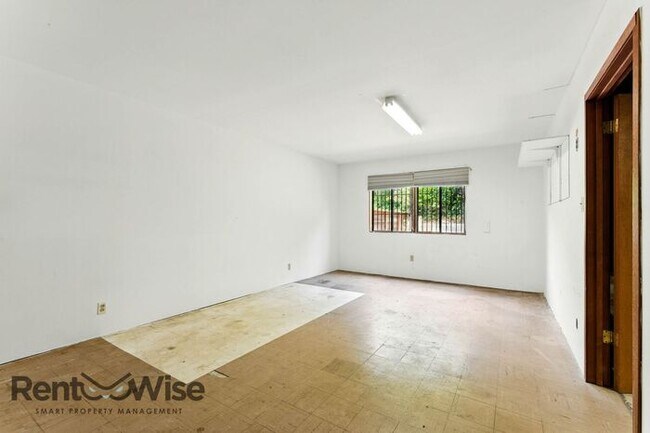 Building Photo - 61 Marview Way
