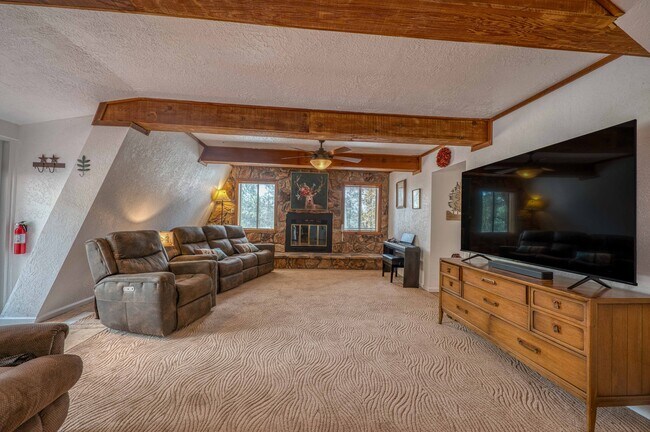 Building Photo - 104 Meadowood