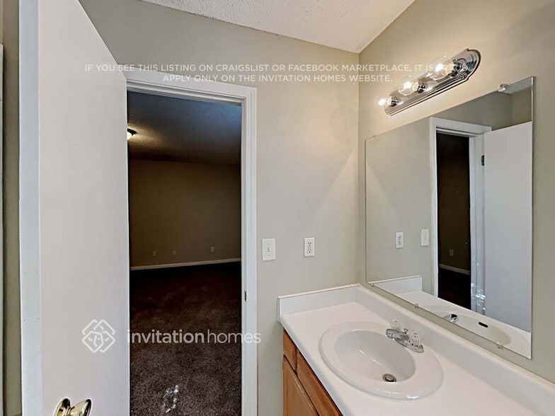 Building Photo - 360 Davis Mill Dr