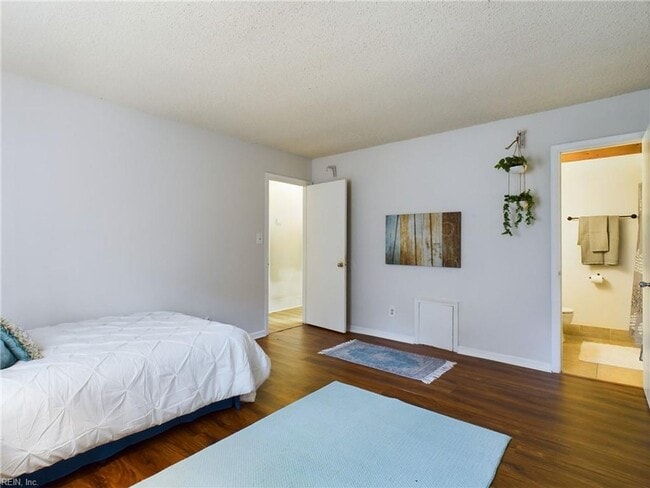 Building Photo - 3BD/2BA Ranch in Quiet Cul-de-sac Attached Garage!  Fully Fenced Large Backyard!