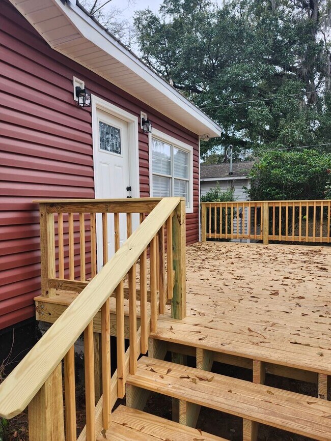 Building Photo - 509 Famcee Ave