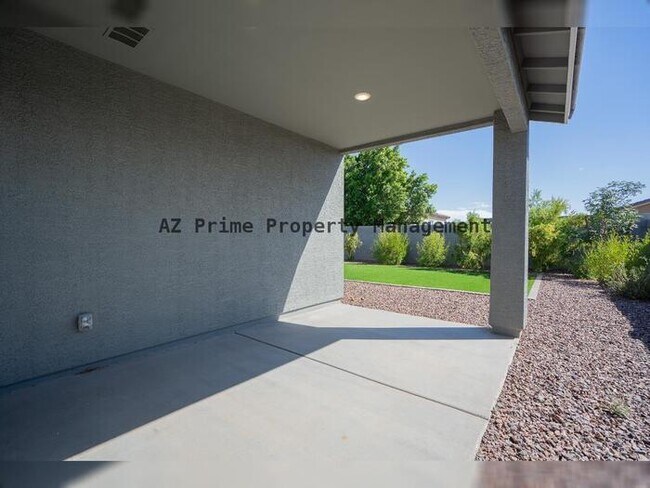 Building Photo - 17317 W Running Deer Trl