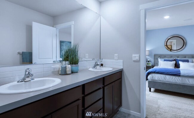 Building Photo - Bremerton Townhouse in Illahee Springs for...
