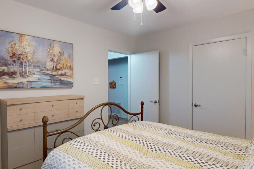 Building Photo - 118 Miller St