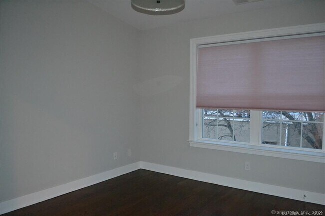 Building Photo - 2160 Kings Hwy
