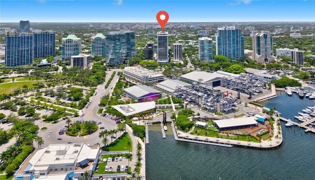 Building Photo - 2655 S Bayshore Dr