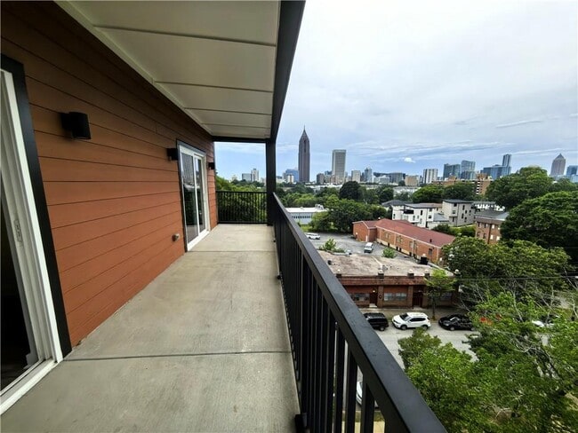 Building Photo - 525 Parkway Dr