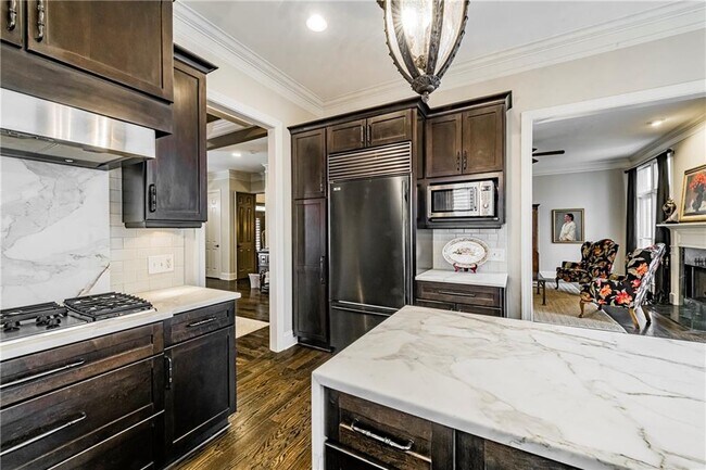 Building Photo - 1122 Ashton Bluff Dr NE