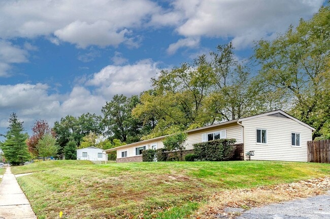 Building Photo - Dog Friendly 3 Bed 1 Bath Ranch Home With ...