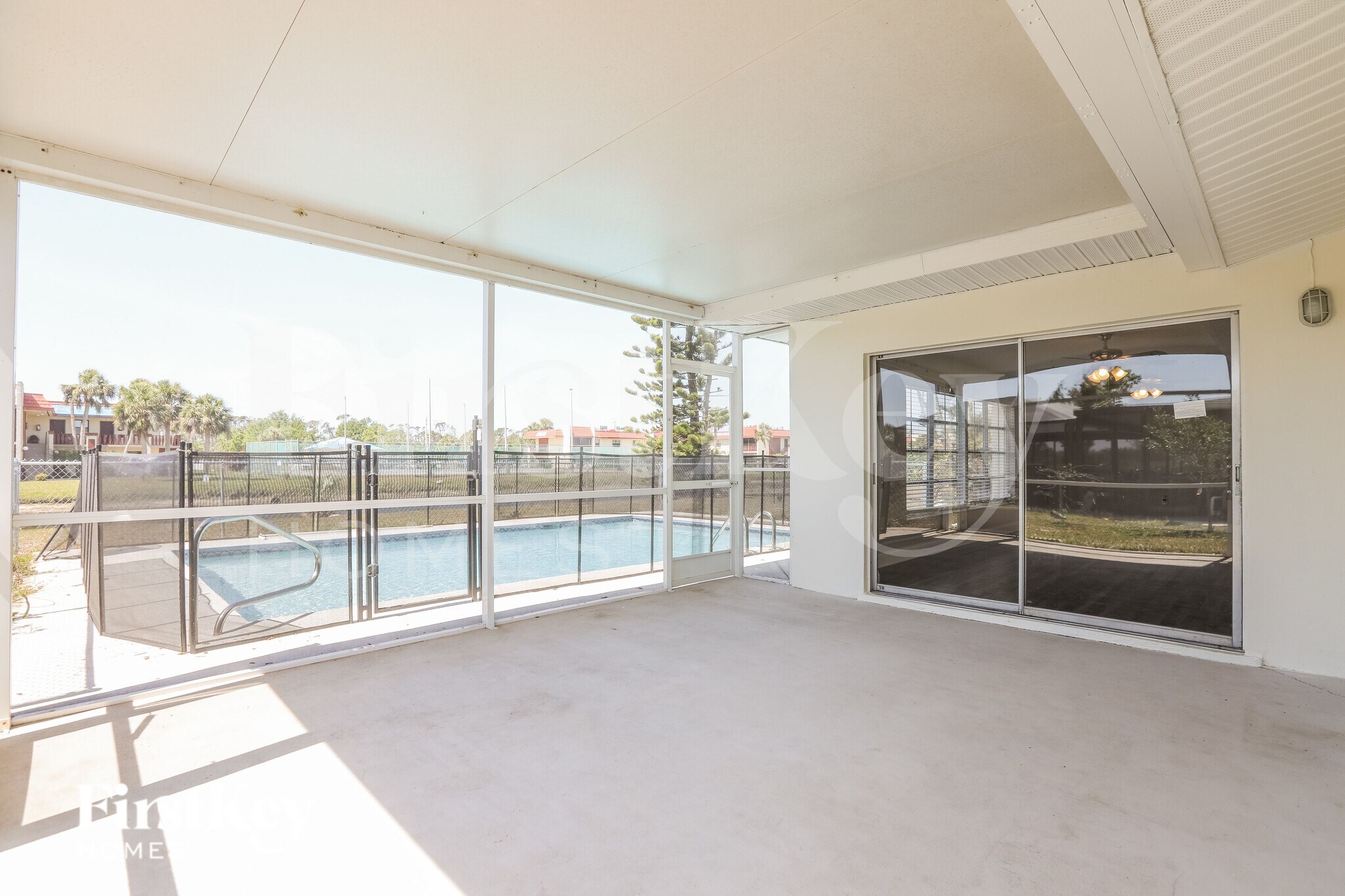 Building Photo - 63 Rotonda Cir