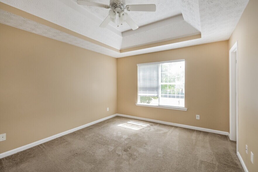 Building Photo - 735 Compton Ln