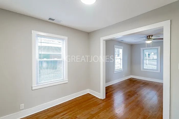 Building Photo - 707 19th St S