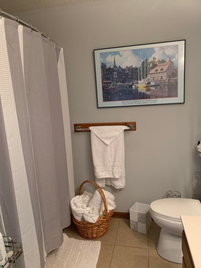 Building Photo - 109 Hollyridge Ln