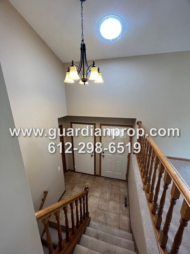 Building Photo - 2820 Blue Ridge Dr