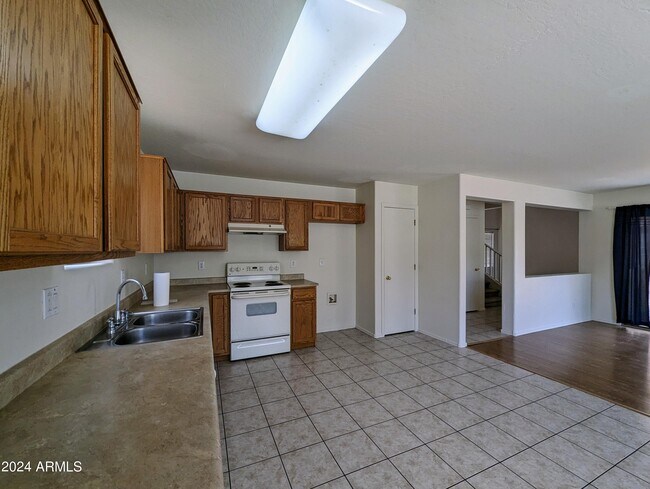 Building Photo - 3715 W Fremont Rd.