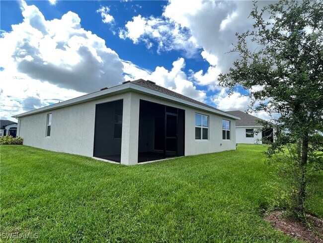 Building Photo - 37 NW 33rd Terrace