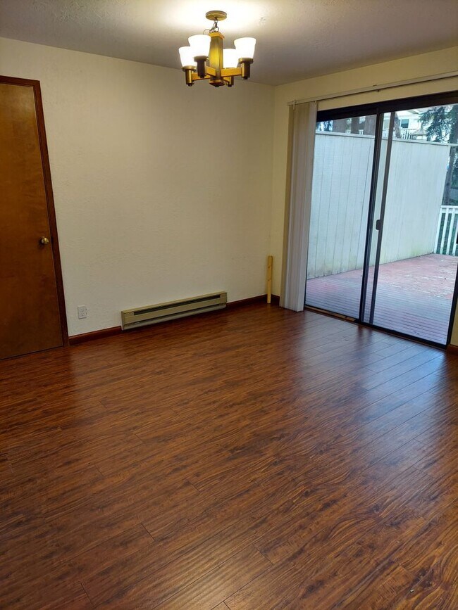 Building Photo - 50-54 NW Lopez Ln