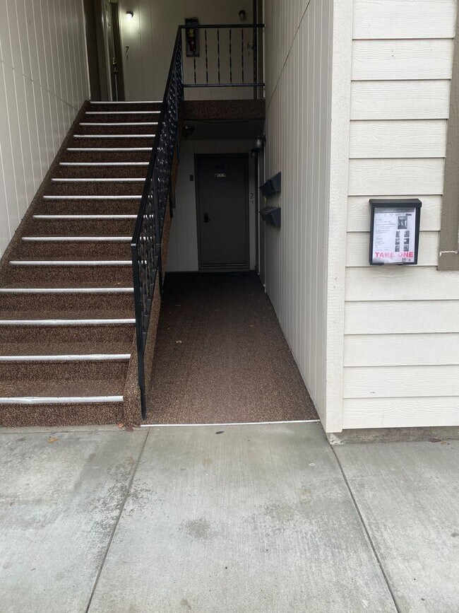 Building Photo - A Home With Not Only Practical Perks, But A Location You’ll Love!