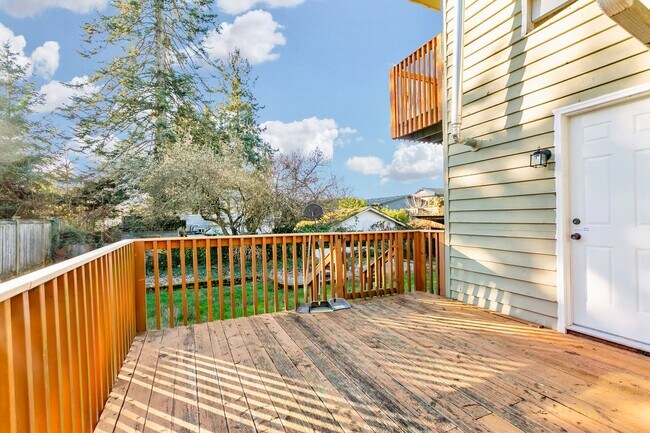 Building Photo - Spacious Tacoma Home for Rent – Available Now!