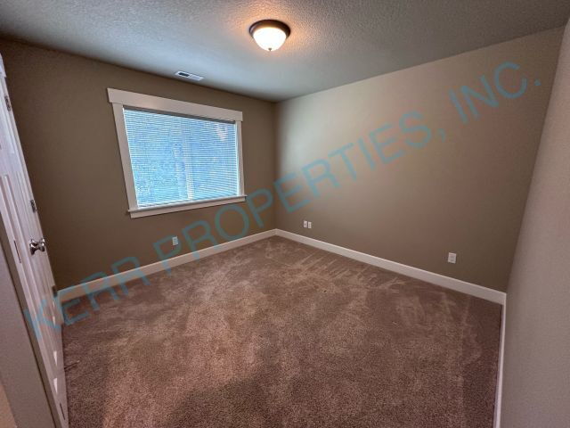 Building Photo - 1775 NE Currin Creek Dr