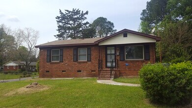 Building Photo - 3 Bedroom Brick Ranch in NW Charlotte