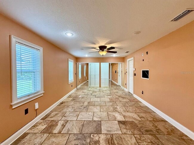 Building Photo - 1103 Ballinger Rd