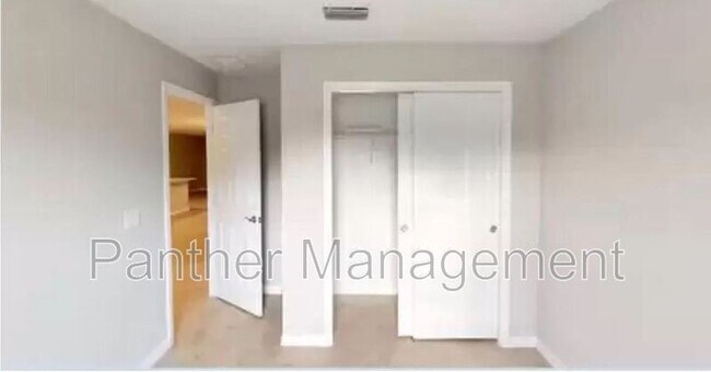 Building Photo - 510 SW 3rd Ct