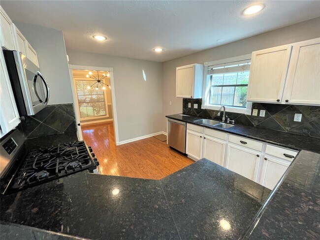 Building Photo - 16002 Speyburn Ct