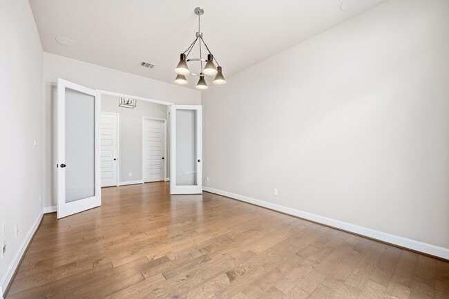 Building Photo - 2106 Stargrass Dr