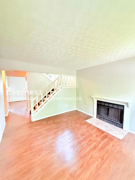 Building Photo - 1889 Laramie Dr