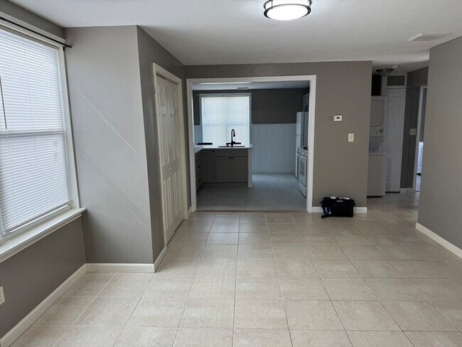 Building Photo - 694 King Philip St