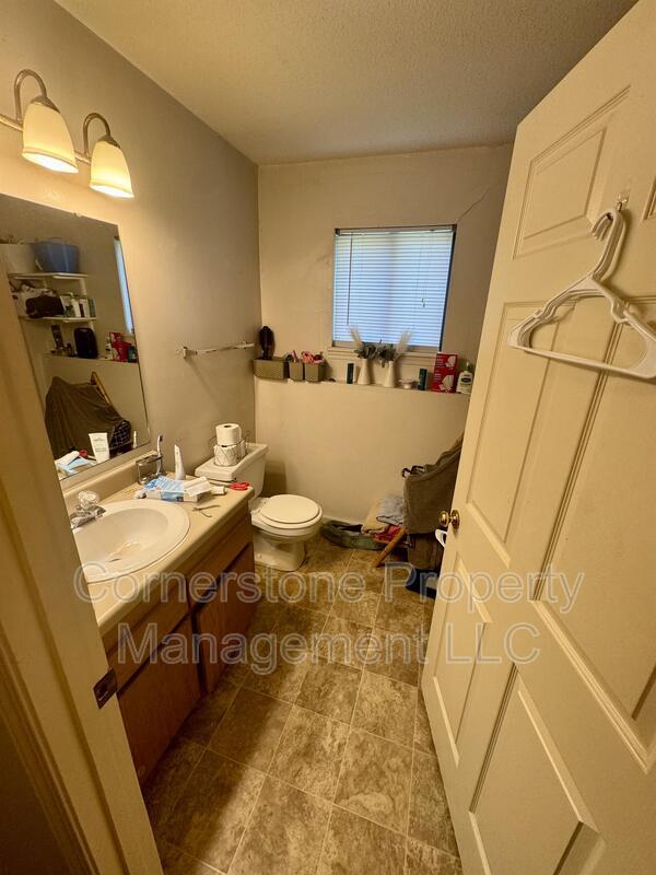 Building Photo - 1000 Emery Rd